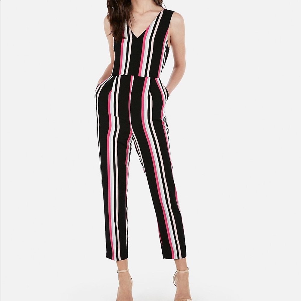 STRIPED V-NECK JUMPSUIT IN STRIPE EPXRESS